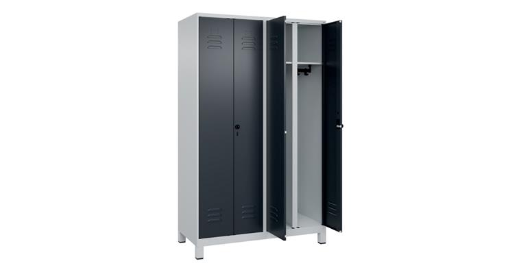 Schwarz-Weiß-Spind Classic PLUS, Füße, für 2 Personen, 1950x1200x500mm 7035/7016